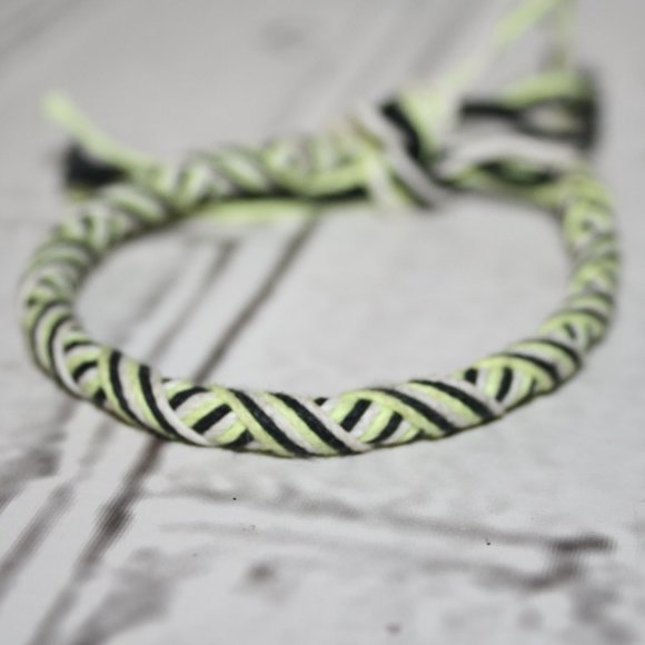 Neon yellow, white and black friendship bracelet adjustable - Picture 1 of 3